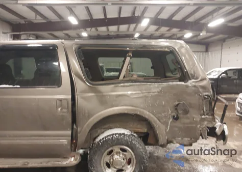 2002 Ford Excursion Limited из США, поврежденный, VIN 1FMSU43F32EC84570